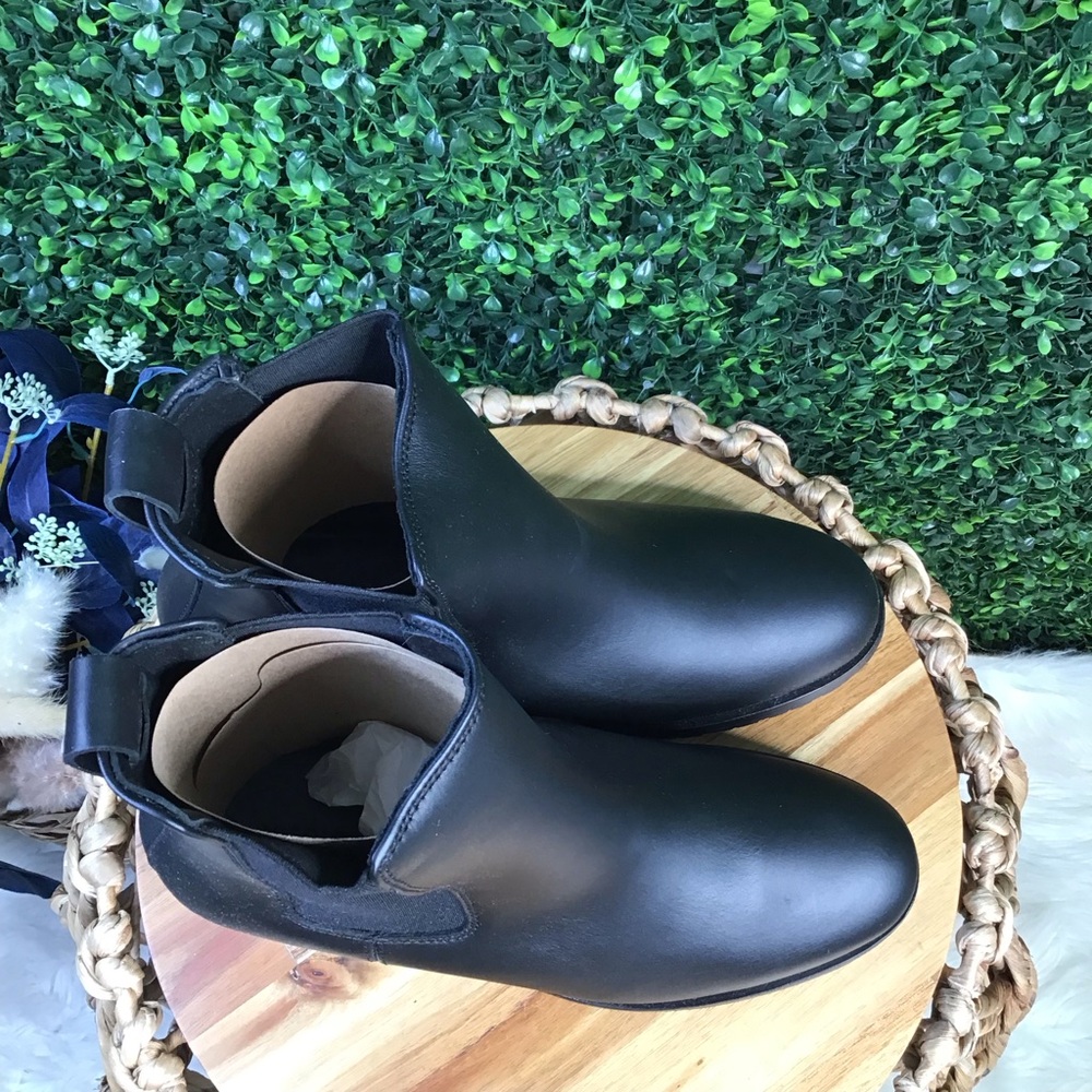 New in box Nisolo x Anthropologie Black Chelsea Leather Ankle Booties - Picture 6 of 13